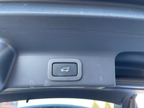 Used 2021 Jaguar F-PACE R-Dynamic S image 15