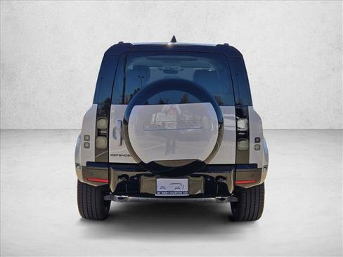 New 2026 Land Rover Defender 110 X-Dynamic SE image 8