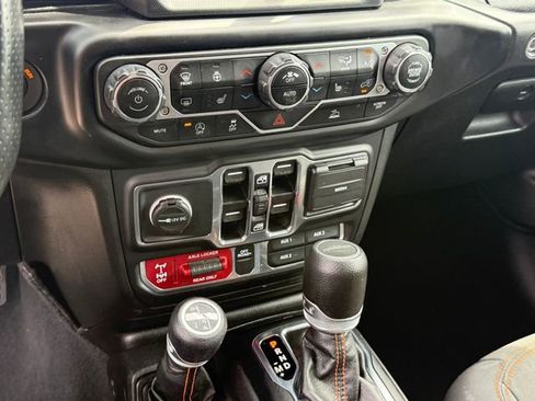 Used 2023 Jeep Gladiator Mojave w/ Cold Weather Group AWD/4WD image 19