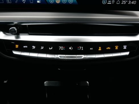 Used 2026 Cadillac Lyriq Premium Sport w/ LPO, Floor Liner Package AWD/4WD image 21