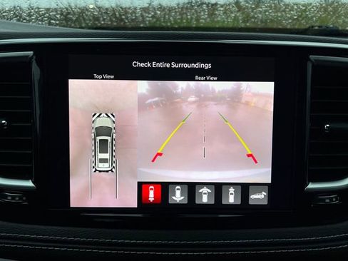 Used 2023 Chrysler Pacifica Limited image 27