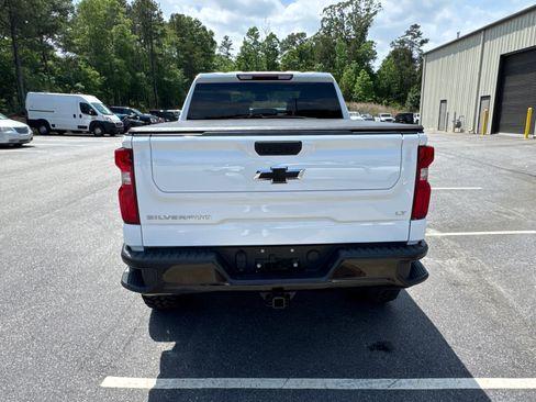 Used 2023 Chevrolet Silverado 1500 LT Trail Boss w/ Protection Package AWD/4WD image 6