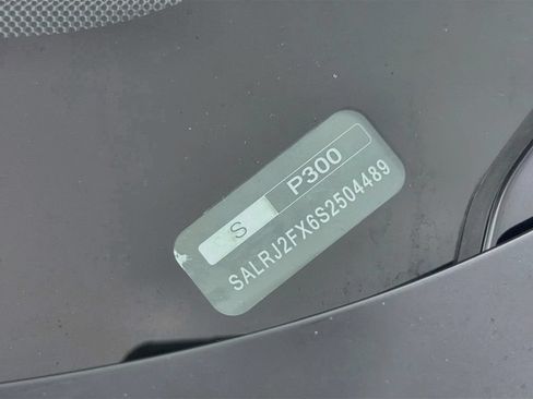 Used 2025 Land Rover Discovery S AWD/4WD image 35