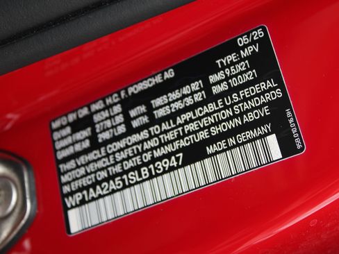 Used 2025 Porsche Macan image 29