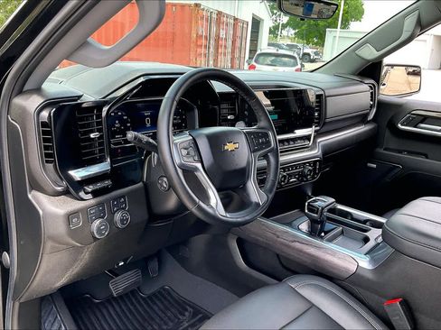 Used 2023 Chevrolet Silverado 1500 LTZ w/ Technology Package AWD/4WD image 16