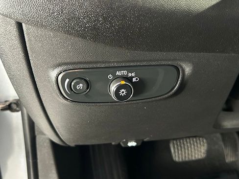 Used 2024 Chevrolet Equinox LS image 17