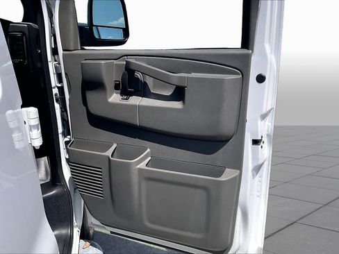 Certified 2025 GMC Savana 2500 w/ Driver Convenience Package RWD image 19