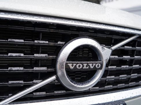 Used 2019 Volvo S60 T6 R-Design image 23