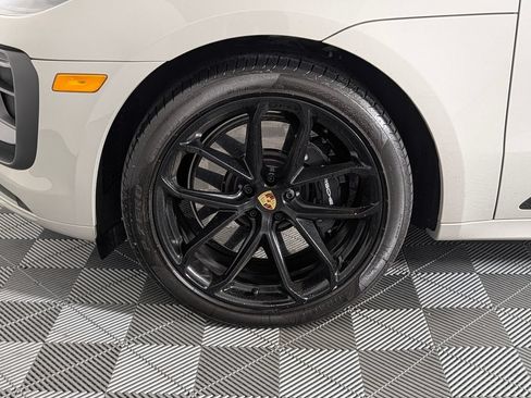 Certified 2025 Porsche Macan GTS AWD/4WD image 11