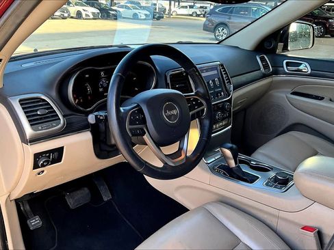 Used 2021 Jeep Grand Cherokee Limited image 17