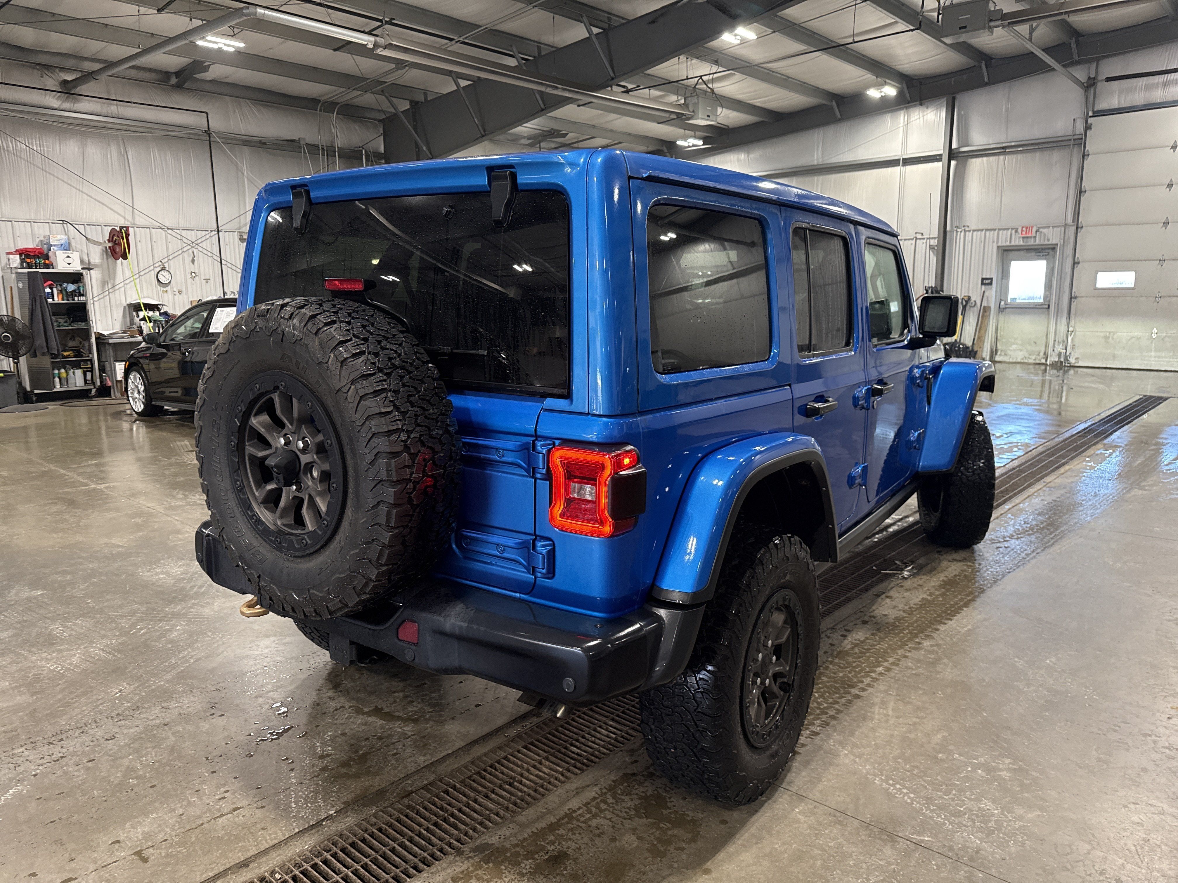 Used 2021 Jeep Wrangler Unlimited Rubicon w/ Trailer Tow Package AWD/4WD image 3