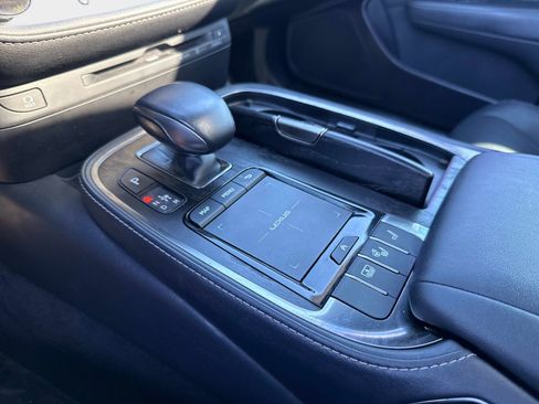 Used 2021 Lexus LS 500 w/ Accessory Package (Z2) image 25