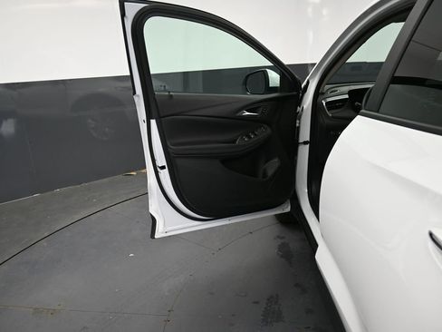 Used 2025 Buick Encore GX Preferred AWD/4WD image 24