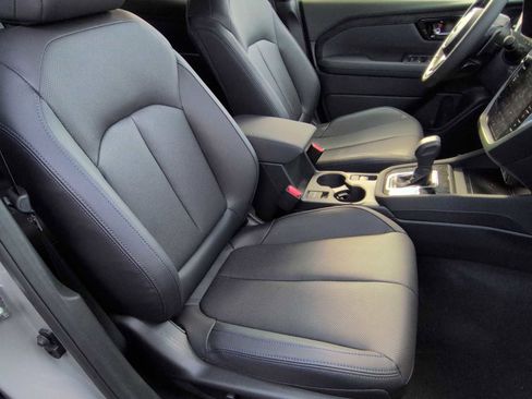 Certified 2025 Subaru Forester Limited image 23