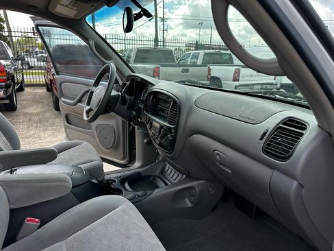 Used 2005 Toyota Sequoia SR5 image 19