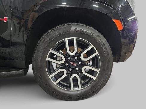 Used 2021 GMC Yukon XL AT4 w/ Technology Package image 37