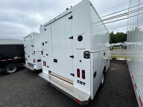 New 2027 Ford E-350 and Econoline 350 Super Duty w/ Power Equipment Group RWD image 4