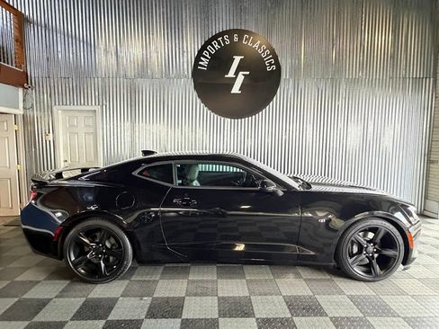 Used 2018 Chevrolet Camaro SS RWD image 7
