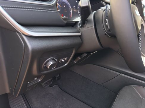 New 2025 Jeep Grand Cherokee Altitude AWD/4WD image 13