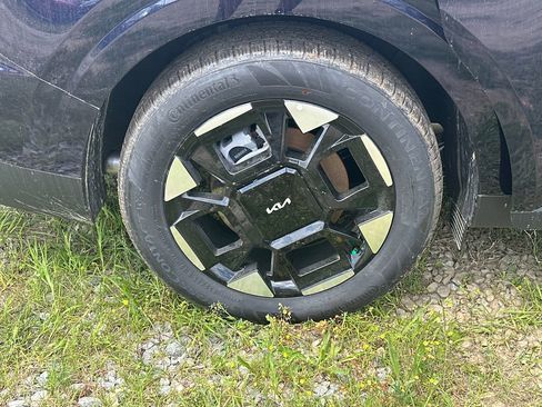 New 2026 Kia Carnival EX FWD image 16