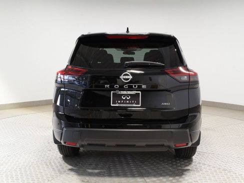 Used 2026 Nissan Rogue SV w/ SV Premium Package AWD/4WD image 11