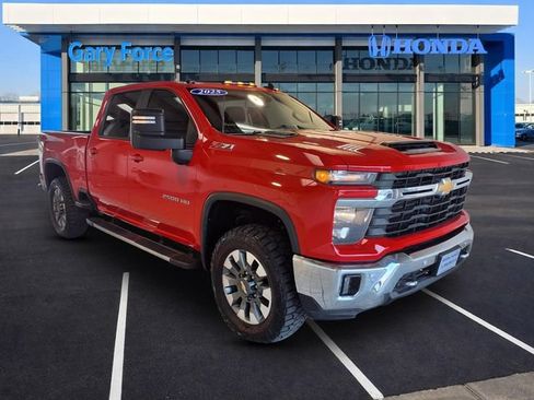 Used 2025 Chevrolet Silverado 2500 LT AWD/4WD image 1