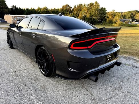 Used 2016 Dodge Charger R/T Scat Pack w/ Driver Confidence Group image 11