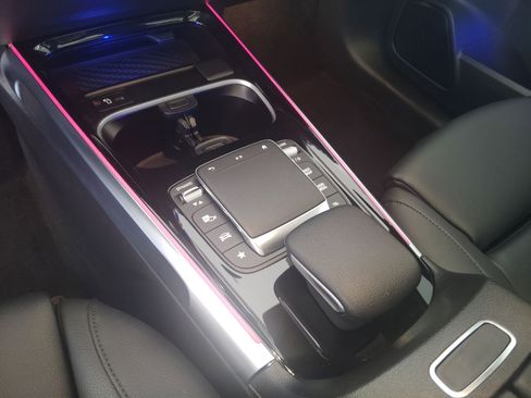 Used 2023 Mercedes-Benz EQB 300 4MATIC image 26