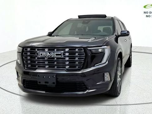 Used 2026 GMC Acadia Denali Ultimate FWD image 3