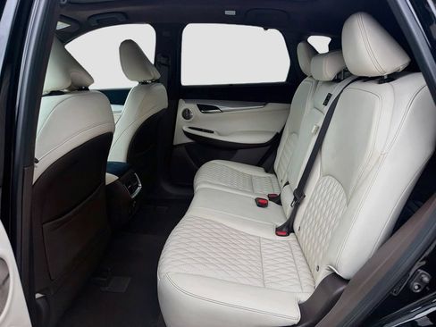 Used 2019 INFINITI QX50 Essential w/ Sensory Package FWD image 22