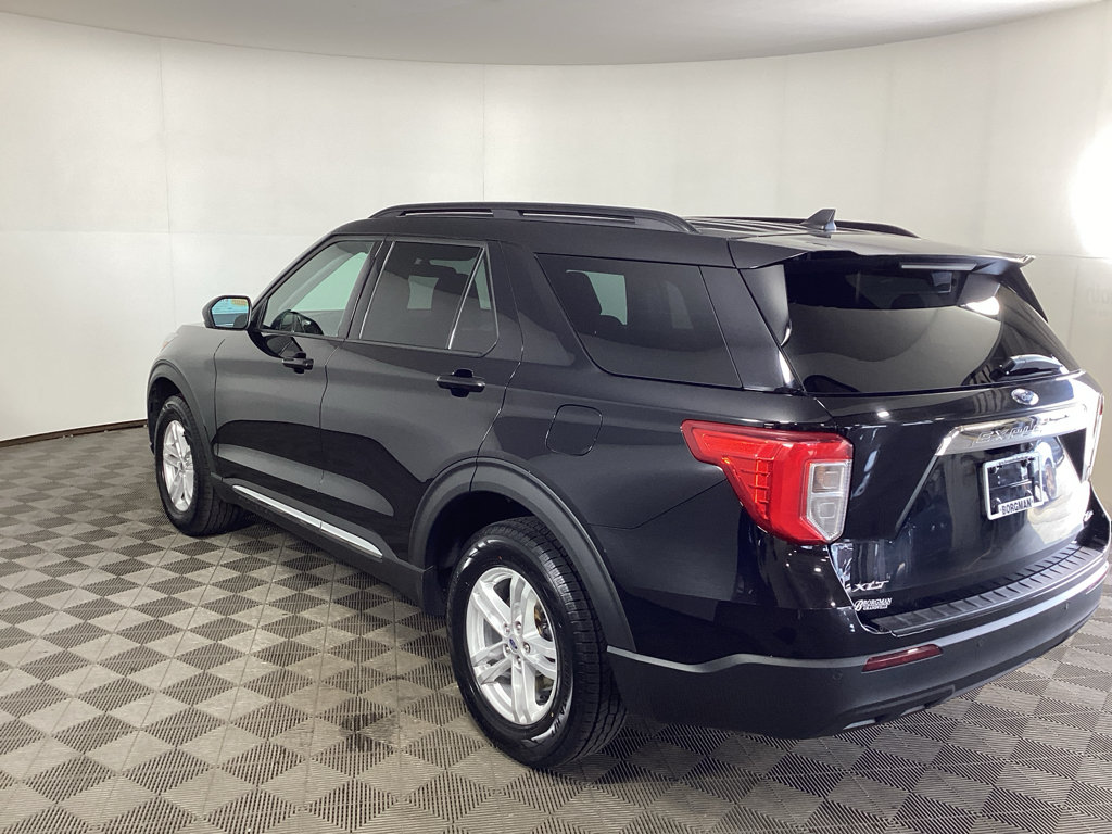 Used 2023 Ford Explorer XLT AWD/4WD image 4