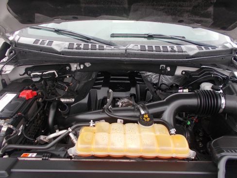 Used 2016 Ford F150 XLT w/ Equipment Group 301A Mid image 9