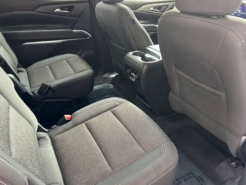 Used 2024 Chevrolet Traverse LT image 20