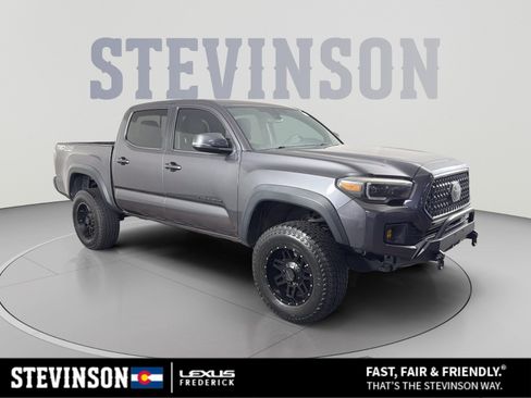 Used 2018 Toyota Tacoma TRD Off-Road AWD/4WD image 1
