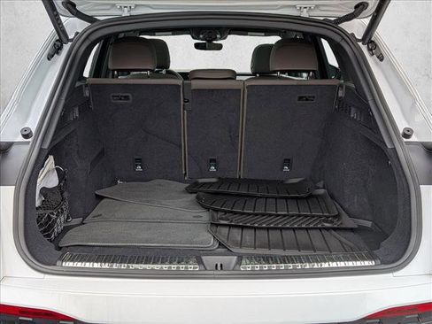 Certified 2025 Audi Q5 Premium w/ Convenience Package image 6