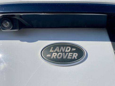 Used 2018 Land Rover Discovery Sport SE image 33