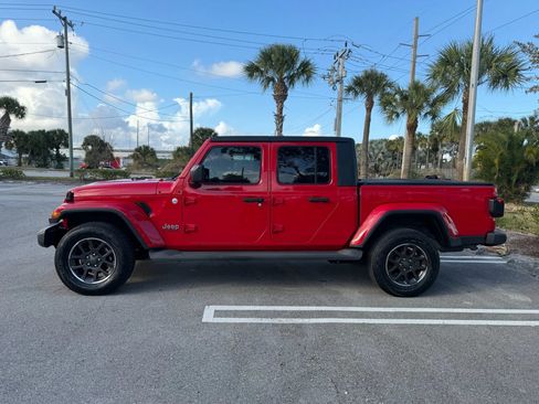 Used 2020 Jeep Gladiator Overland image 5