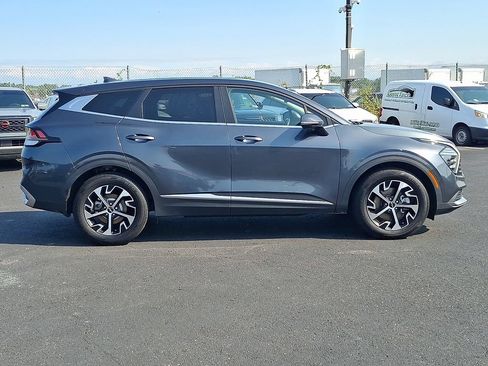Used 2024 Kia Sportage EX FWD image 7