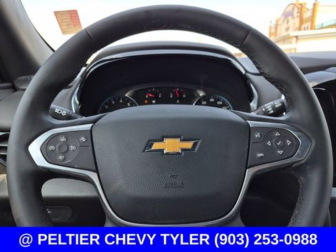 Used 2023 Chevrolet Traverse LT FWD image 20