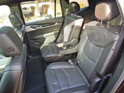 Used 2020 Cadillac XT6 Premium Luxury image 14