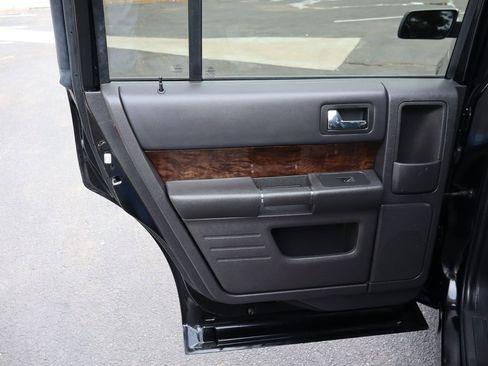 Used 2018 Ford Flex Limited image 26