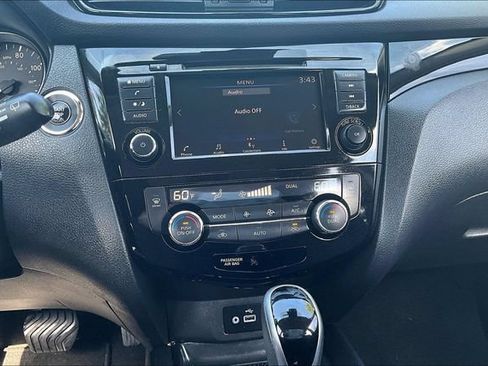 Used 2020 Nissan Rogue Sport SV AWD/4WD image 9