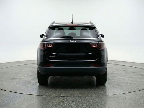 Used 2025 Jeep Compass Latitude image 7