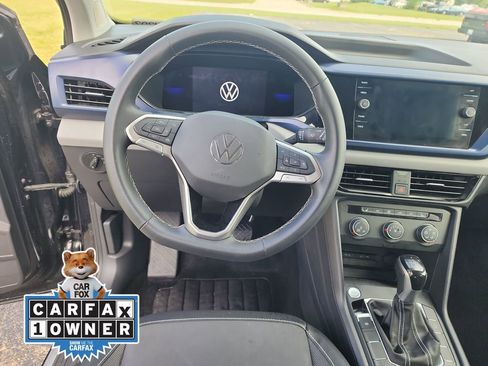 Used 2022 Volkswagen Taos SE image 17