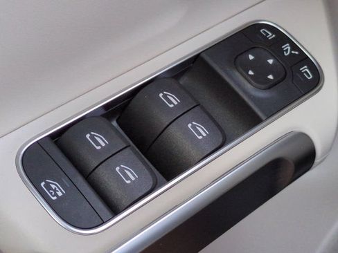 Certified 2026 Mercedes-Benz GLB 250 image 25