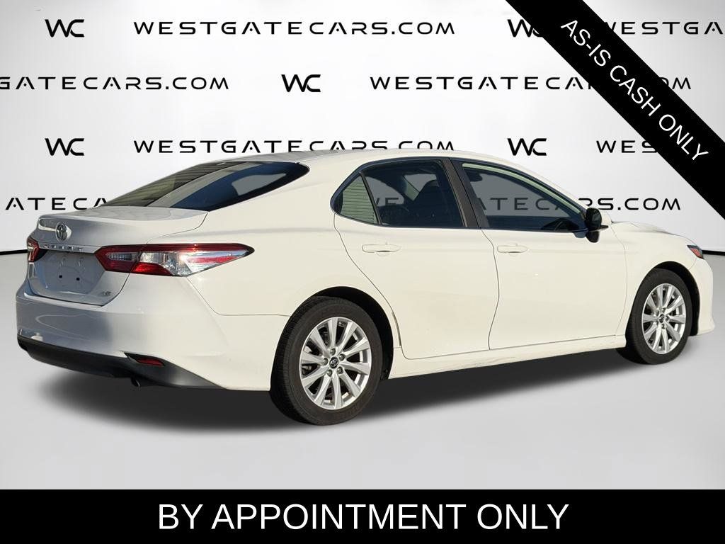 Used 2018 Toyota Camry LE FWD image 5