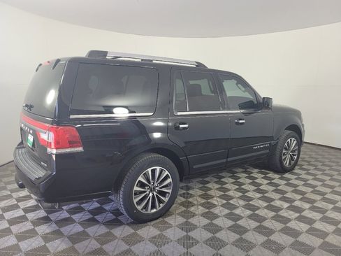 Used 2016 Lincoln Navigator Select RWD image 10
