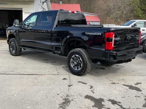 Used 2024 Ford F250 XLT w/ Black Appearance Package image 5