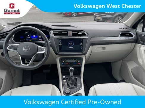 Certified 2023 Volkswagen Tiguan SE w/ Panoramic Sunroof Package AWD/4WD image 13