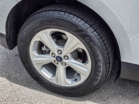 Used 2021 Ford Edge SE FWD image 8